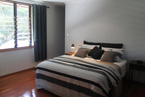 Beach House On Fox - Australian Directory 3