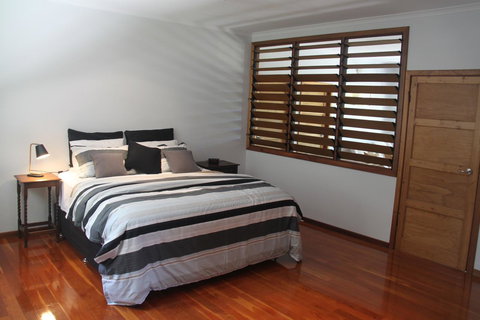 Beach House On Fox - Australian Directory 2