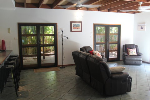 Beach House On Fox - Australian Directory 14