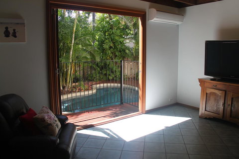 Beach House On Fox - Australian Directory 26