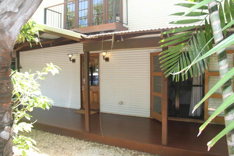 Beach House On Fox - Australian Directory 22