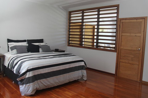Beach House On Fox - Australian Directory 4