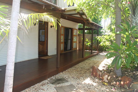 Beach House On Fox - Australian Directory 0