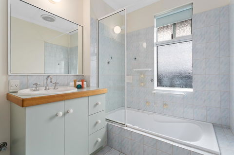 Como South Perth Villa - Australian Directory 23