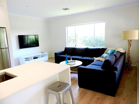 Contemporary Cove - Quindalup - Australian Directory 5