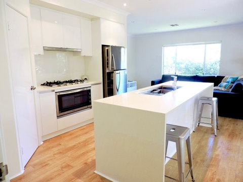Contemporary Cove - Quindalup - Australian Directory 7