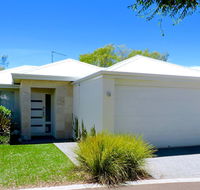 Contemporary Cove - Quindalup - Australian Directory