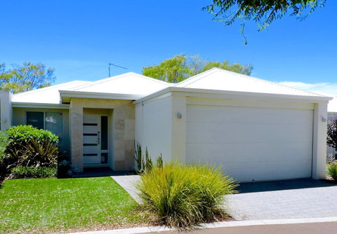 Contemporary Cove - Quindalup - Australian Directory 0