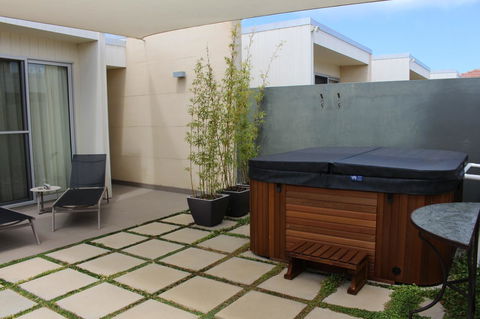 Alouarn Apartments - Australian Directory 2