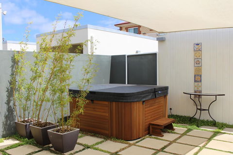 Alouarn Apartments - Australian Directory 3