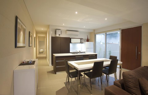 Alouarn Apartments - Australian Directory 11