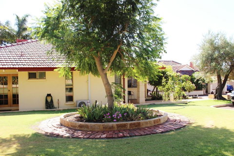 Armadale Cottage Bed & Breakfast - Australian Directory 38
