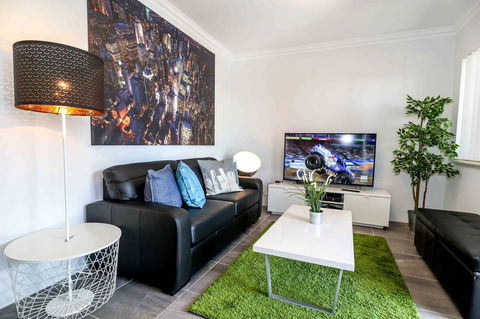 VIP Stays - McMillan - Australian Directory 26