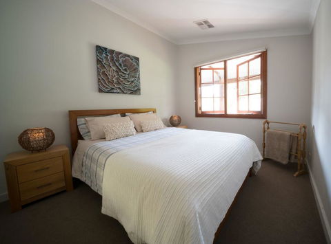 The Farmhouse - Australian Directory 6