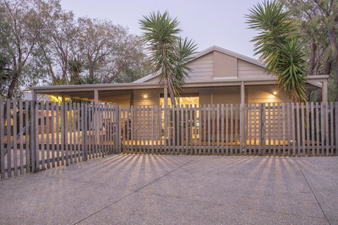Boardwalk - Australian Directory 3