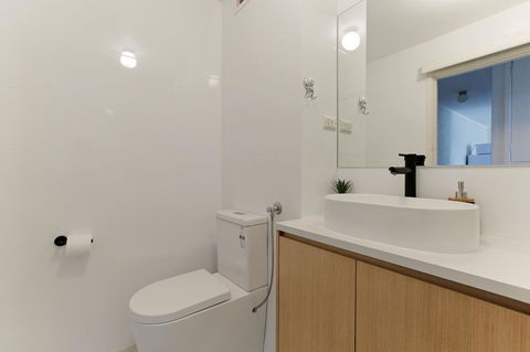 SEA BREEZE â€“ Between Cottesloe Beach & Swan River - Australian Directory 3