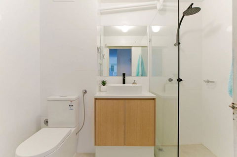 SEA BREEZE â€“ Between Cottesloe Beach & Swan River - Australian Directory 5