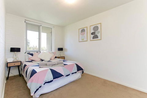 SEA BREEZE â€“ Between Cottesloe Beach & Swan River - Australian Directory 6