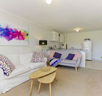 SEA BREEZE  between Cottesloe Beach  Swan River - Australian Directory