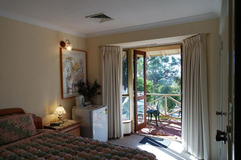 Eleebana Guest House - Australian Directory 39