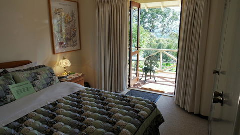 Eleebana Guest House - Australian Directory 8