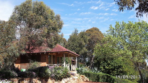 Eleebana Guest House - Australian Directory 18