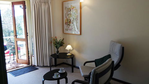 Eleebana Guest House - Australian Directory 4
