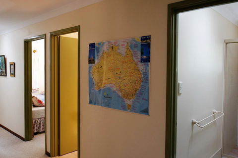Eleebana Guest House - Australian Directory 43
