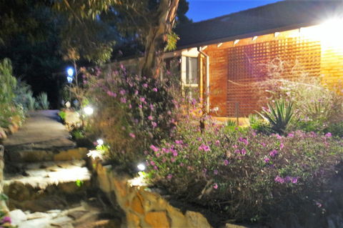 Eleebana Guest House - Australian Directory 38