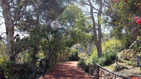 Eleebana Guest House - Australian Directory 12