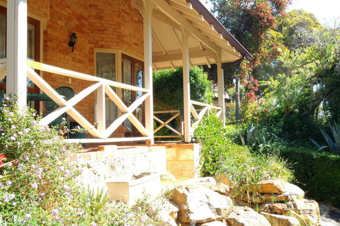 Eleebana Guest House - Australian Directory 32