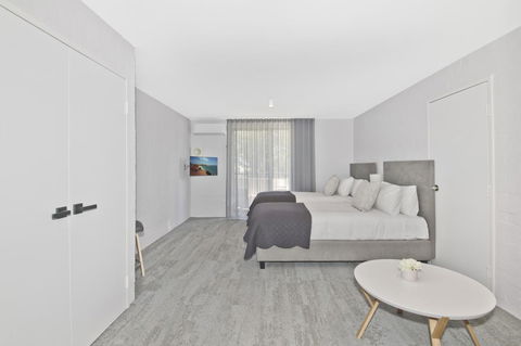 Atrium Hotel Mandurah - Australian Directory 23