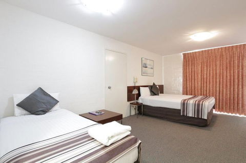 Atrium Hotel Mandurah - Australian Directory 1