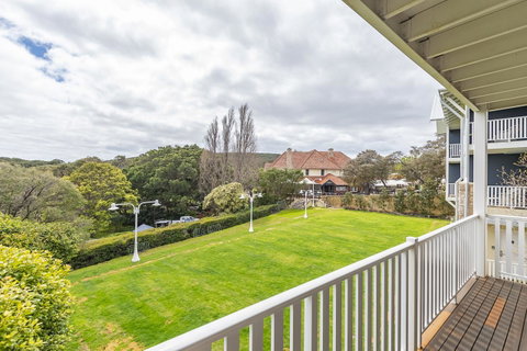 Caves House Hotel & Apartments Yallingup - Australian Directory 20