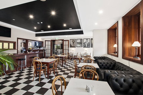 Caves House Hotel & Apartments Yallingup - Australian Directory 21