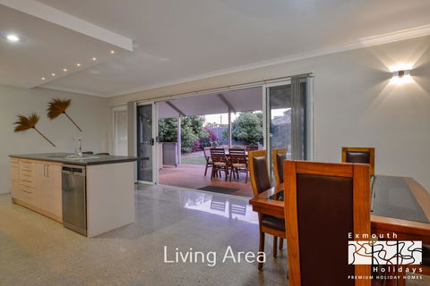 13 Learmonth Street - Close To Town Centre - Australian Directory 5