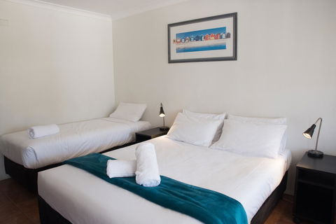 Jurien Bay Hotel Motel - Australian Directory 13