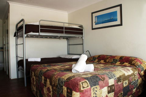 Jurien Bay Hotel Motel - Australian Directory 14