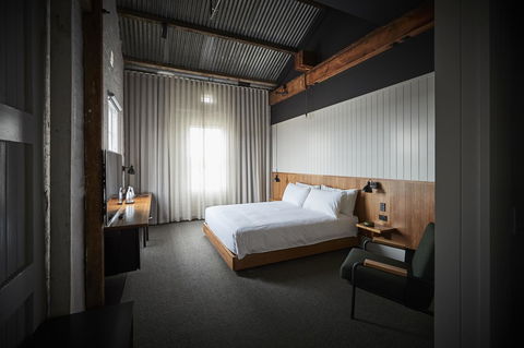 The Premier Mill Hotel - Australian Directory 38