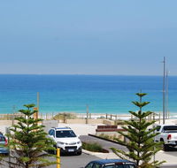 Absolute Beachfront Scarborough - Australian Directory