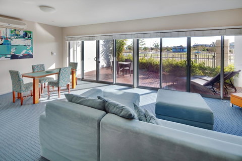 Seashells Mandurah - Australian Directory 9