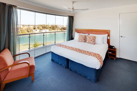 Seashells Mandurah - Australian Directory 22