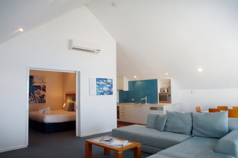 Seashells Mandurah - Australian Directory 18