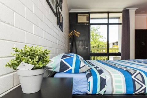 Billabong Backpackers Resort - Australian Directory 7