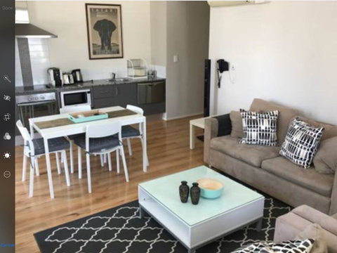 Charming Inner City Apartment - Australian Directory 8