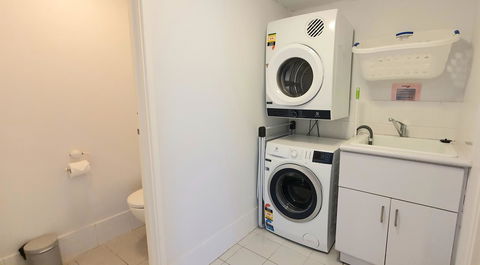 Sandcastles Beachfront Luxury Retreat Apartment - Australian Directory 21