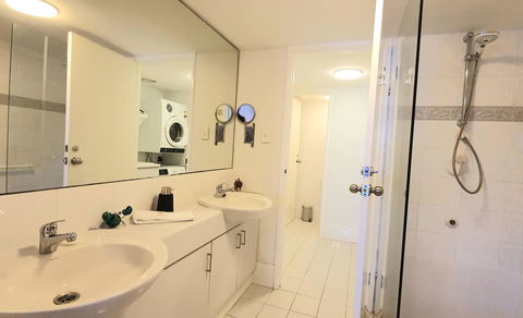 Sandcastles Beachfront Luxury Retreat Apartment - Australian Directory 6