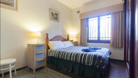 Broadway Apartments - Australian Directory 6