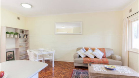 Broadway Apartments - Australian Directory 13