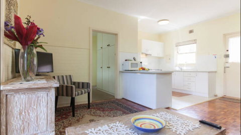 Broadway Apartments - Australian Directory 15